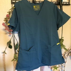 FIGS scrub top
